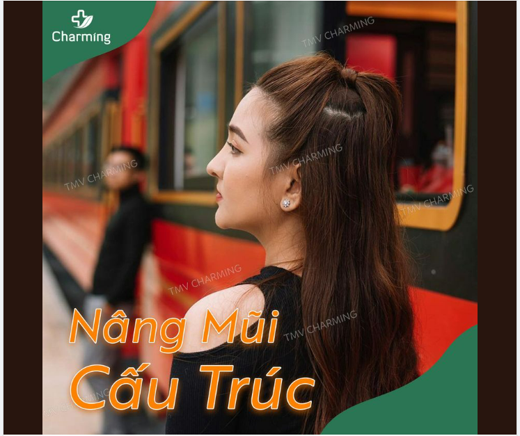 Khoe chiếc mũi mới nâng bằng góc chụp 45 hay 90 độ thì cũng thường thôi.