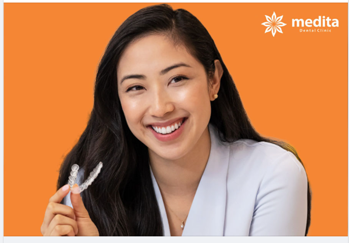 TẠI SAO NIỀNG TRONG SUỐT PHÙ HỢP VỚI NGƯỜI BẬN RỘN ?