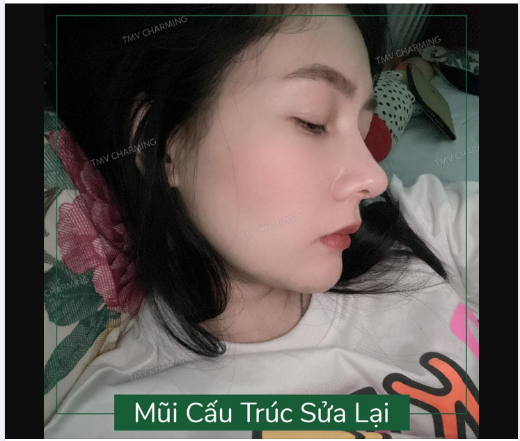 Em định cosplay công chúa ngủ trong rừng, nhưng ai cũng bảo không giống. Vì chẳng công chúa nào ngủ mà lại mở mắt ti hí như thế cả.