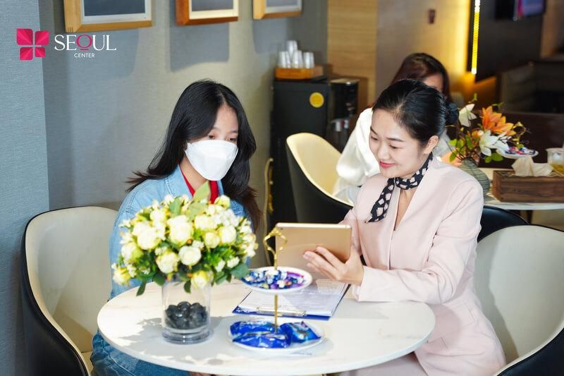 Có lãi suất trả góp và chương trình ưu đãi bị hạn chế là nhược điểm khi thực hiện nâng mũi trả góp