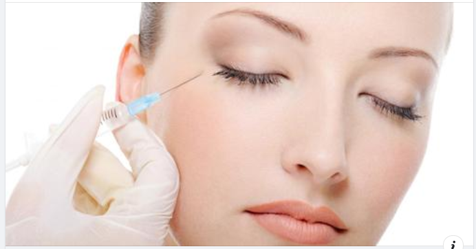 Thay vì cần đến phẫu thuật căng da hoặc cấy ghép mỡ, thủ thuật tiêm Botox hoặc Filler có thể giúp bạn giảm các nếp nhăn trán một cách nhanh chóng, an toàn và hiệu quả.