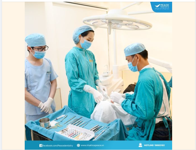 TRỒNG RĂNG IMPLANT LÀ MỘT CA TIỂU PHẪU CÓ TÍNH AN TOÀN RẤT CAO VÀ NHẸ NHÀNG HƠN BẠN NGHĨ RẤT NHIỀU