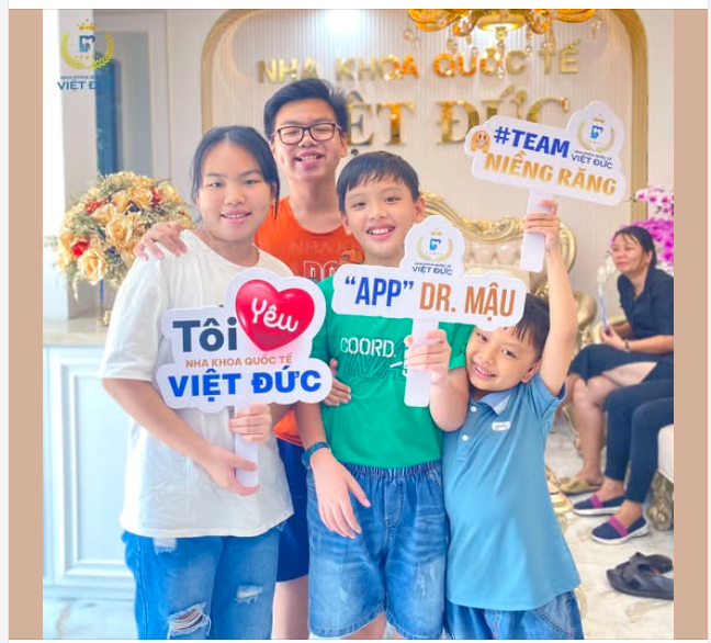 Lặn lội từ Vĩnh Long di chuyển đến TP HCM để thăm khám và đồng hành Niềng răng Brace 6s cùng Tiến sĩ Bác sĩ Trịnh Đức Mậu, mấy em "đồng niềng nhí" vẫn tràn đầy năng lượng ạ!