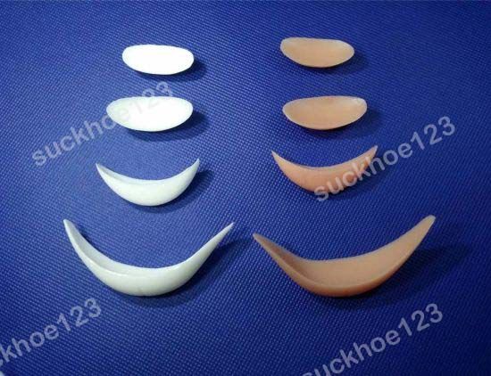 miếng độn cằm có nhiều kích cỡ, hình Ovan hoặc chữ U