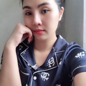 Sau cắt mí 1 tháng vẫn bị lộ mí cũ