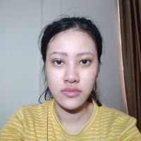 Khuôn mắt cắt lệch theo lông mày