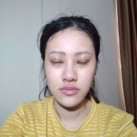 Khuôn mắt cắt lệch theo lông mày