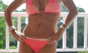 Tôi đã làm đông hủy mỡ 4 tuần trước mà vẫn bị tê ở cả hai bên ụ hông và bụng thì có bình thường không?