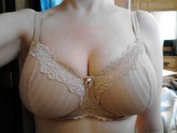 Ngực cỡ 34DDD, cần giảm bao nhiêu gram để về cỡ 34B?