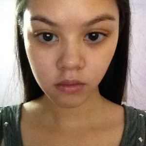 Một bên mặt của tôi to hơn hẳn bên kia, làm thế nào để mặt tôi cân đối hơn?