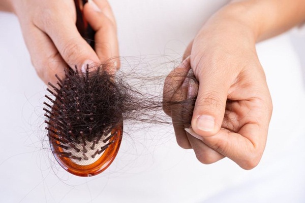 Nguyên nhân khiến tóc thưa Biện pháp chữa tóc thưa hiệu quả  Medlatec