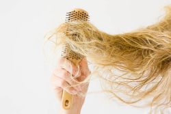 12 cách phục hồi tóc hư tổn do tẩy tóc