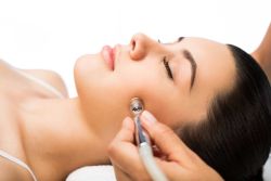 Mài Da Vi Điểm (Microdermabrasion) Có Tác Dụng Gì?