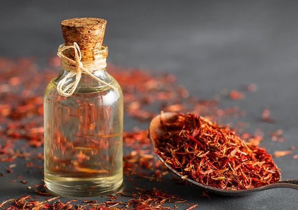 Dầu Hoa Rum (Safflower) Có Những Công Dụng Gì Cho Da?