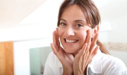 4 mẹo để chiến đấu với mụn trứng cá