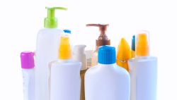 Những bộ sản phẩm trị mụn mà bạn thực sự cần