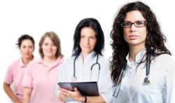 Có cần phải gặp bác sĩ khi bị mụn không?