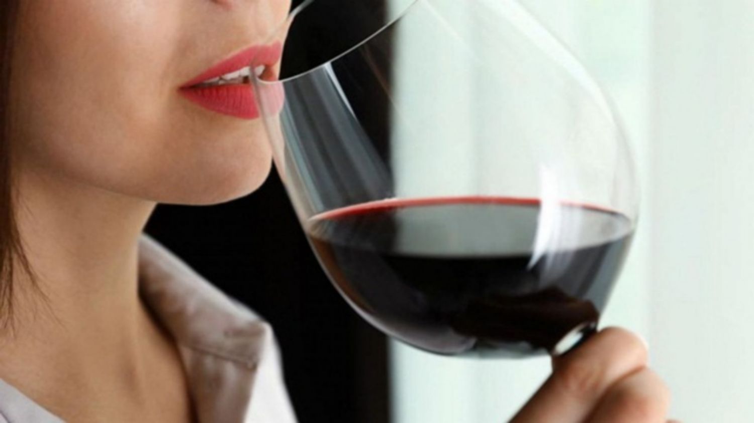 Rượu ảnh hưởng đến làn da như thế nào?