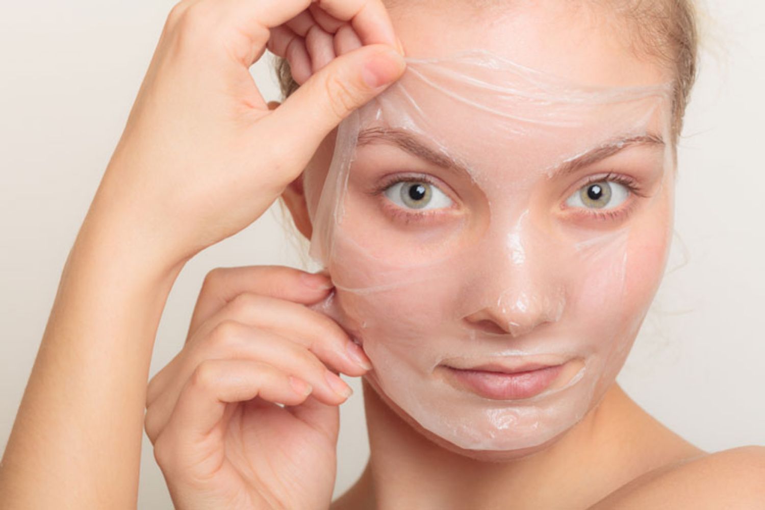 Tẩy da chết hóa học peel có giúp chữa mụn và sẹo không?
