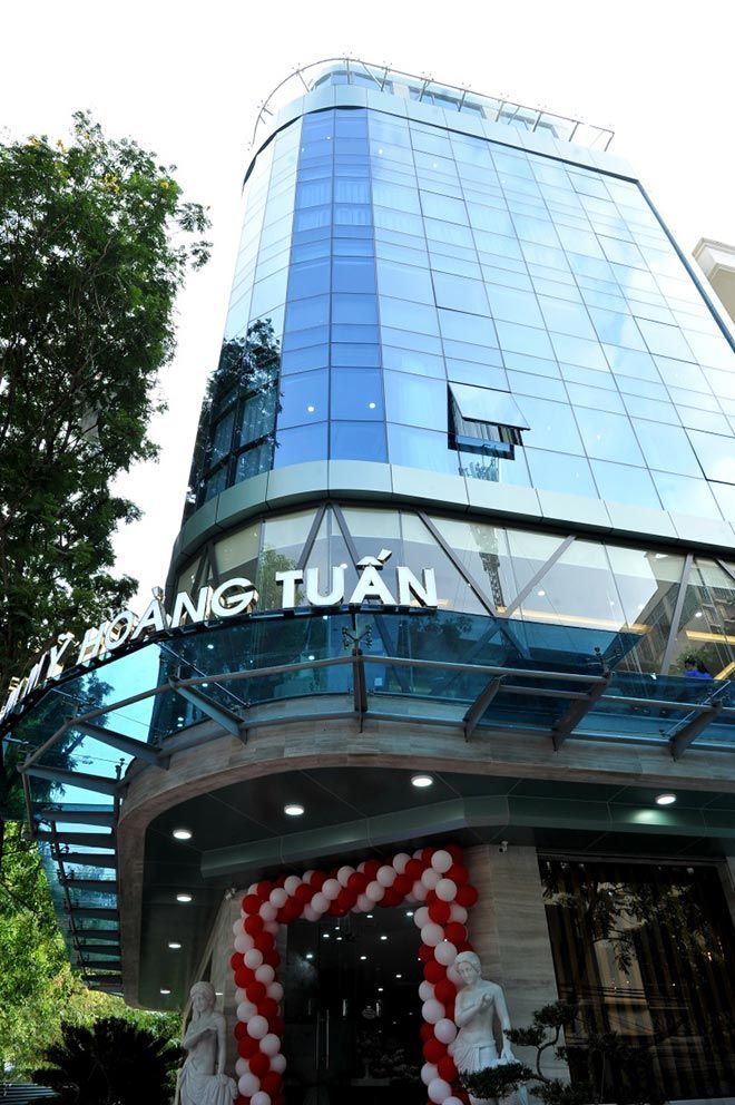 Thẩm mỹ Hoàng Tuấn