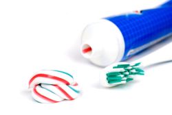 Kem đánh răng và mụn trứng cá