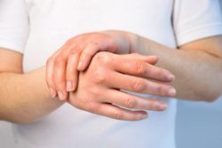 5 cách cải thiện lưu thông máu ở bàn tay và ngón tay