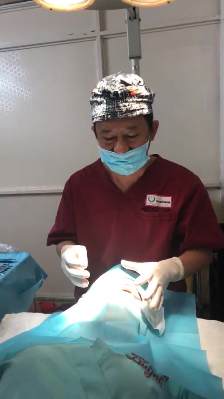 Cắt mí đôi lâý mỡ bằng đường mini