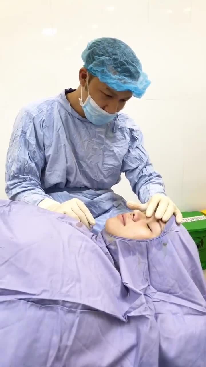Nâng mũi Demi 5D và thu hẹp cánh mũi