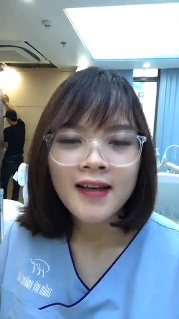 Chàng siêu mẫu 1m90 đến Nha khoa Hoàng Tuấn niềng răng đây ạ