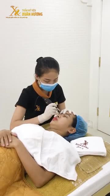 "ĐỘT NHẬP" PHÒNG PHUN XĂM, KHÁM PHÁ QUY TRÌNH PHUN MÀY TÁN BỘT TẠI XUÂN HƯƠNG