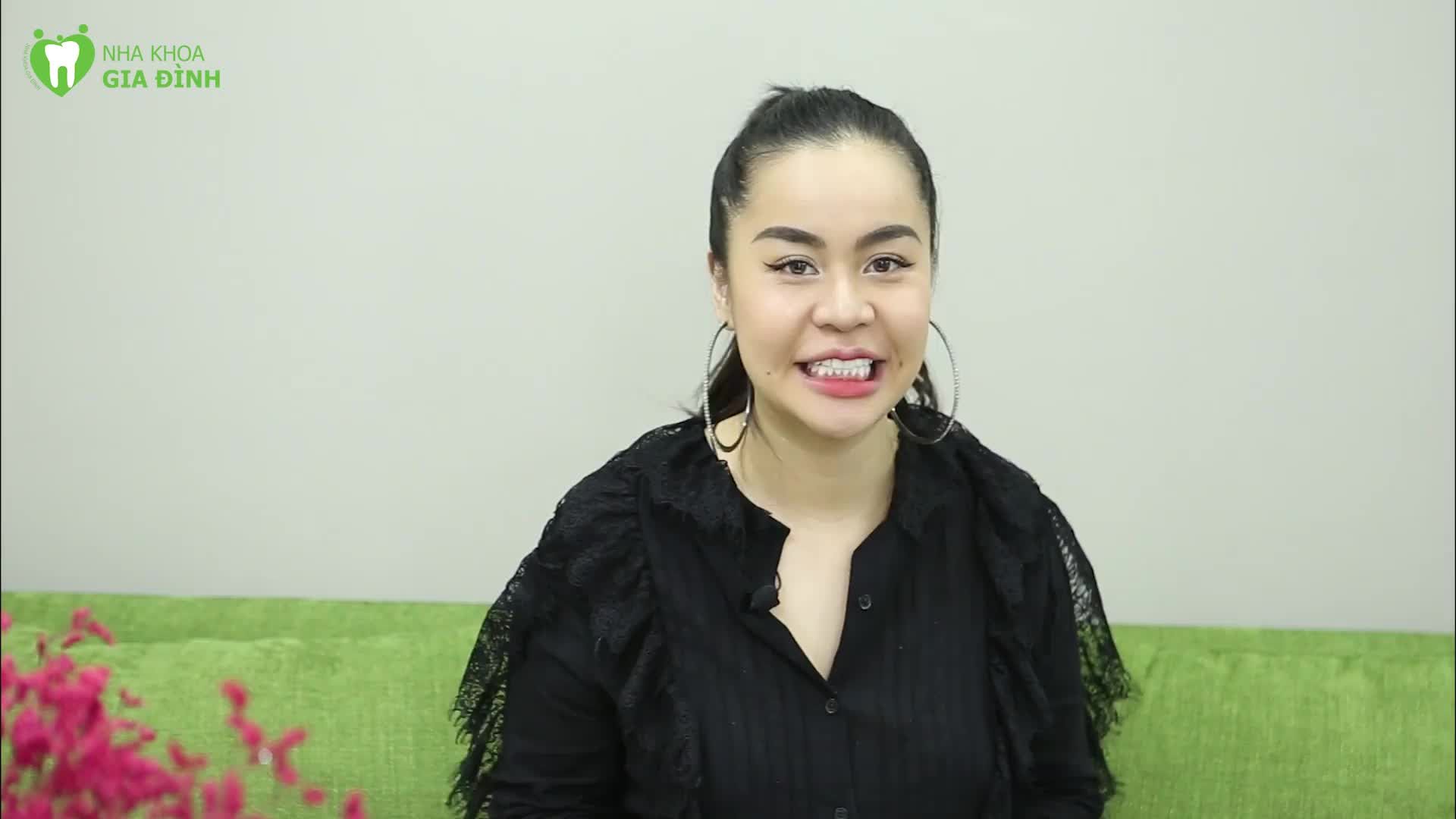 Khán giả không chỉ biết đến Vũ Hạnh Nguyên với vai trò là một ca sĩ mà còn biết đến cô nhiều hơn qua biệt danh “Yêu nữ hàng hiệu”.