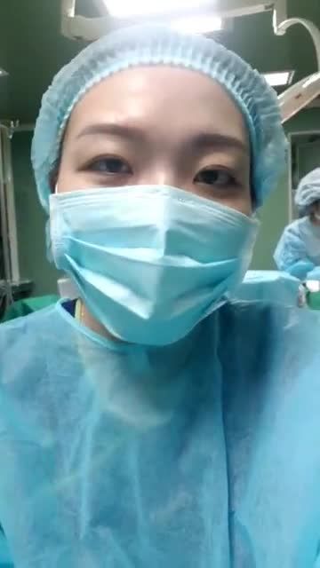 Lấy lại vòng eo thon gọn sau khi sinh cho nữ khách hàng Việt Kiều Mỹ trở về Việt Nam để tiến hành hút mỡ bụng Smart Lipo