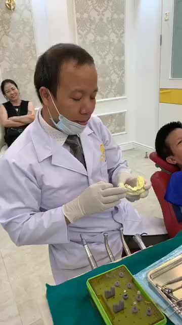 Chia sẻ gắn phục hình răng sứ cố định trên implant