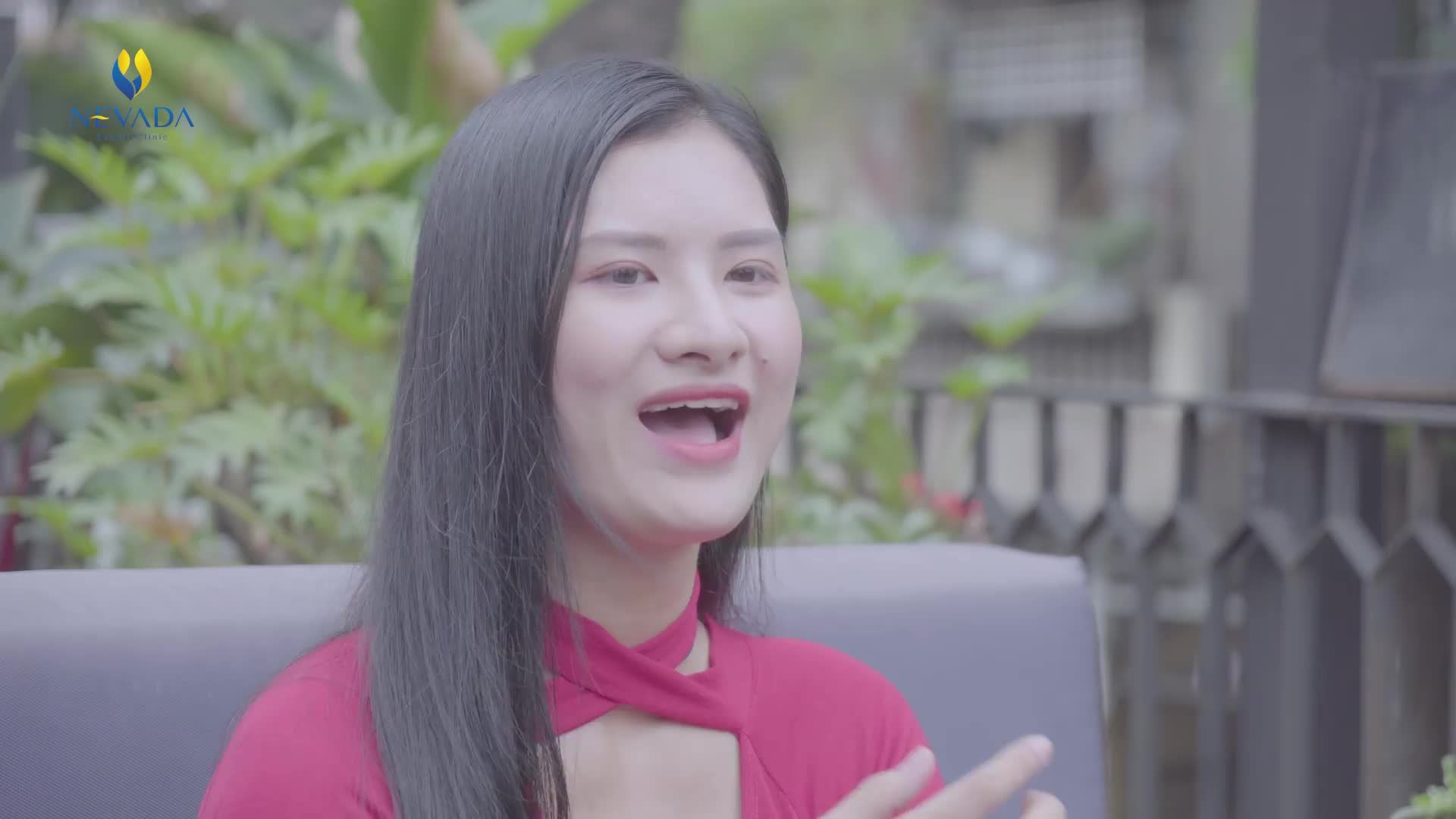 TỰ TIN GIAO TIẾP VỚI NỤ CƯỜI TỎA SÁNG, NỮ KIỂM SOÁT VIÊN LỘT XÁC NHƯ THẾ NÀO