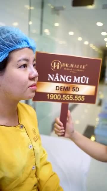 Khắc phục mũi thấp tẹt, to bè chỉ với tiểu phẫu nâng mũi bạn có tin? Theo dõi video và đừng quên để lại những thắc mắc của mình nhé!