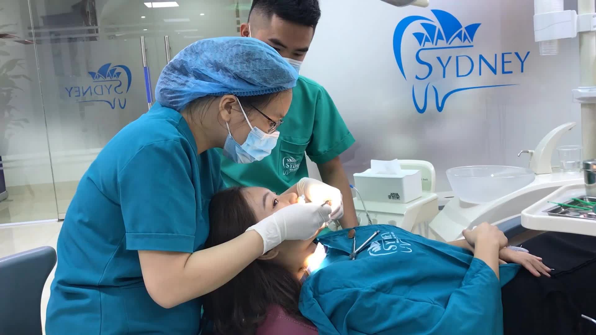 Case gắn mắc cài thông minh AO của Mỹ cho bệnh nhân H.T.H - 27 tuổi ở Mỹ Đình