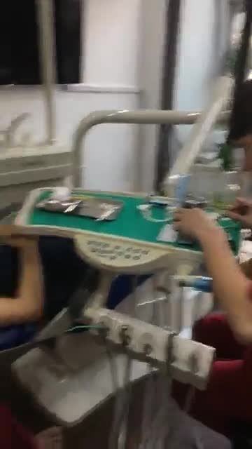 “Chỉ mất 1,5 năm đến 2 năm đeo mắc cài, nhưng còn đẹp đến hơn 70 năm nữa ngại gì mà không niềng luôn chứ” Khách hàng nữ 20+ chia sẻ