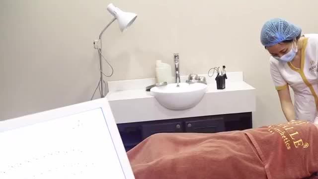 Thoát khỏi tinh trạng mồ hôi bằng công nghệ MiraDry