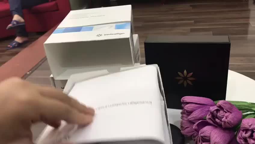 Ai bảo cứ Niềng răng là mặc định phải gắn liền với mắc cài kim loại kém thẩm mỹ