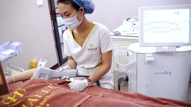 Xóa sổ tình trạng hôi nách và tăng tiết mồ hôi bằng công nghệ Double Miradry tại Dr. Hải lê