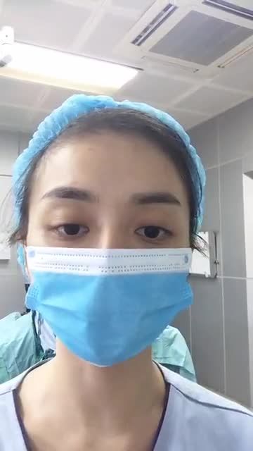 Da nhăn nheo, bùng chùng nhão, sẹo mổ dọc xấu, cải thiện hoàn toàn sau 3 giờ phẫu thuật