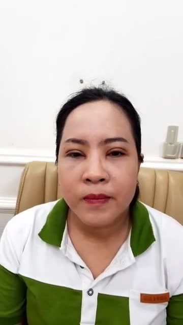 KHÁCH HÀNG CẮT MÍ TRÊN PLASMA MỞ KHÓE MẮT TRONG