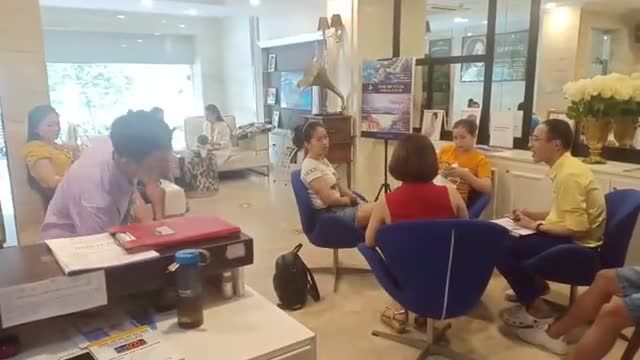 Không khí làm đẹp tấp nập ngay lúc này tại thẩm mỹ Như Hoa