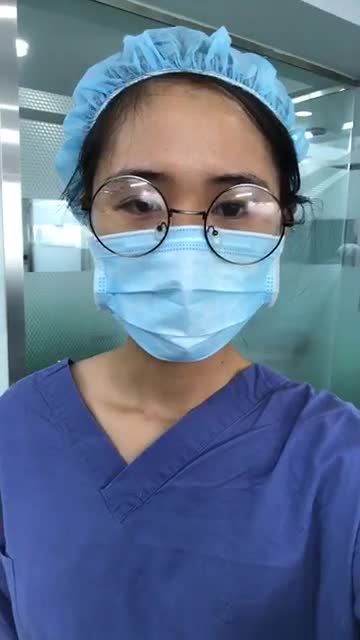 Phẫu thuật nâng V1 bằng túi Motiva size 340 cc khách hàng 30 tuổi teo tuyến vú sau sinh