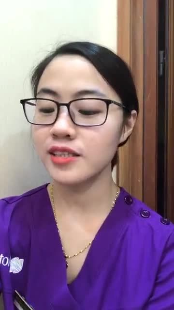 Cuối ngày rồi bác sĩ vẫn còn tất bật đây ạ!