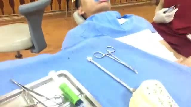 gắn mắc cài cho bạn Đào Anh Tuân tại Nha Khoa Thuỳ Anh.