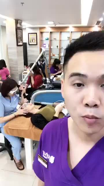 Không khí làm việc Phòng Laser sáng nay