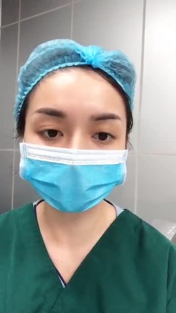 Ngực chảy, không cân đối của bà mẹ 1 con và phương pháp cải thiện V1 của bác sĩ Hoàng Tuấn.