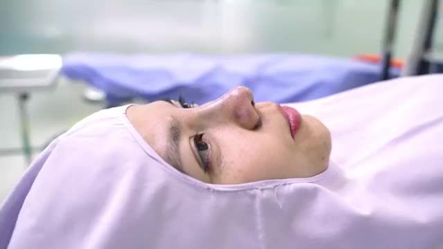 Ngắm nhìn kết quả nâng mũi Demi 5D kết hợp thu cánh đẹp hoàn hảo ở góc độ nằm.
