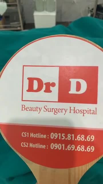 Cùng xem sự thay đổi của bạn gái sau 60 phút cắt mí trên nhé.